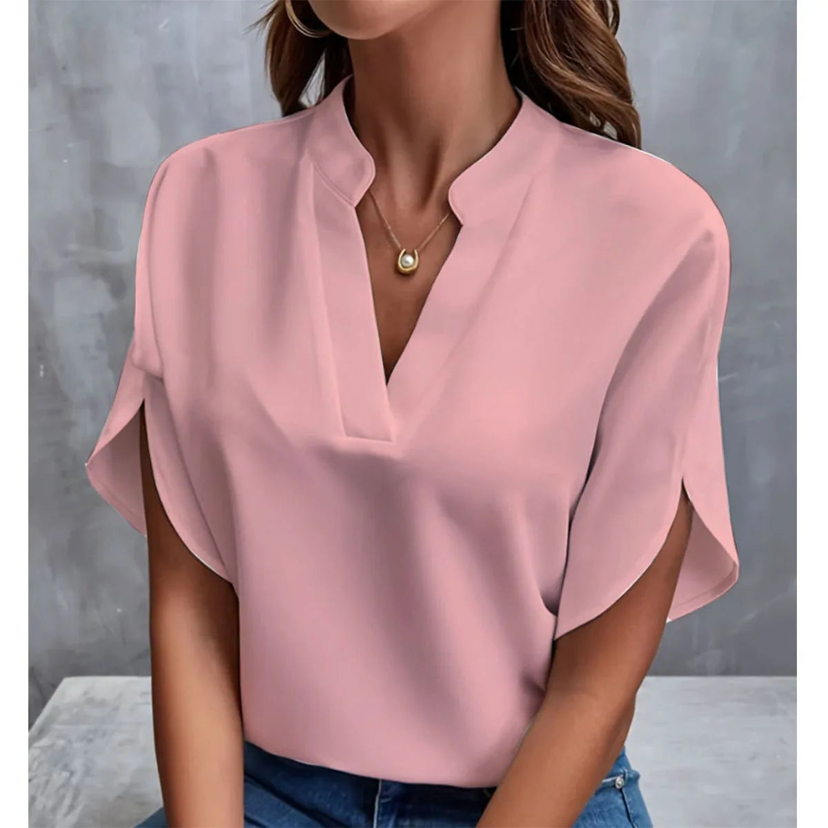 AMINA | Lightweight summer shirt with V-neck
